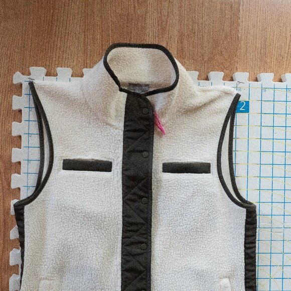 Talbots Cream Vest with Olive and Pink Trim - Picture 3 of 12